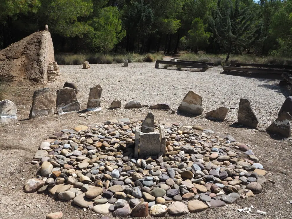 Imagen de «Parque arqueológico de la I Edad del Hierro de Burrén.»