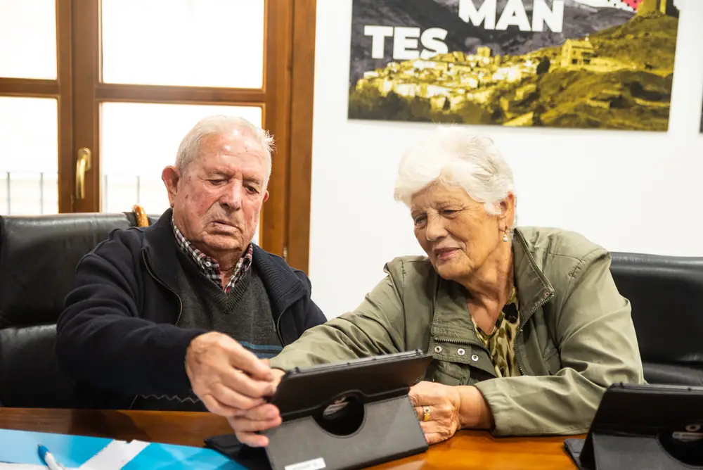 Imagen de «Tablets para la estimulación cognitiva y atención a la soledad de personas mayores en Comarca Campo de Borja»