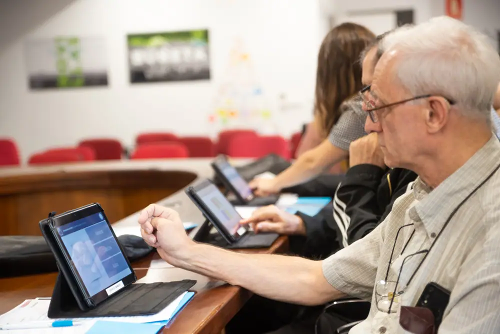 Imagen de «Tablets para la estimulación cognitiva y atención a la soledad de personas mayores en Comarca Campo de Borja»